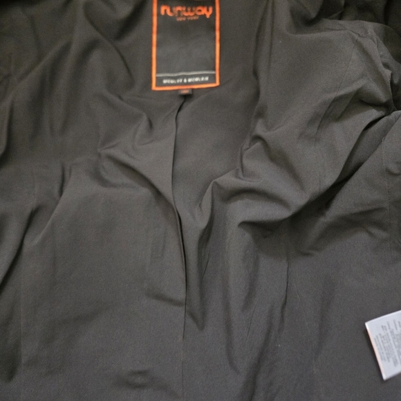 RUNWAY NEW YORK  Black Jacket. Size XL- Fits Small - Picture 9 of 13